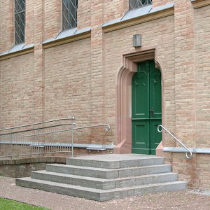 Südliches Portal der Johanneskiche Königsbrunn